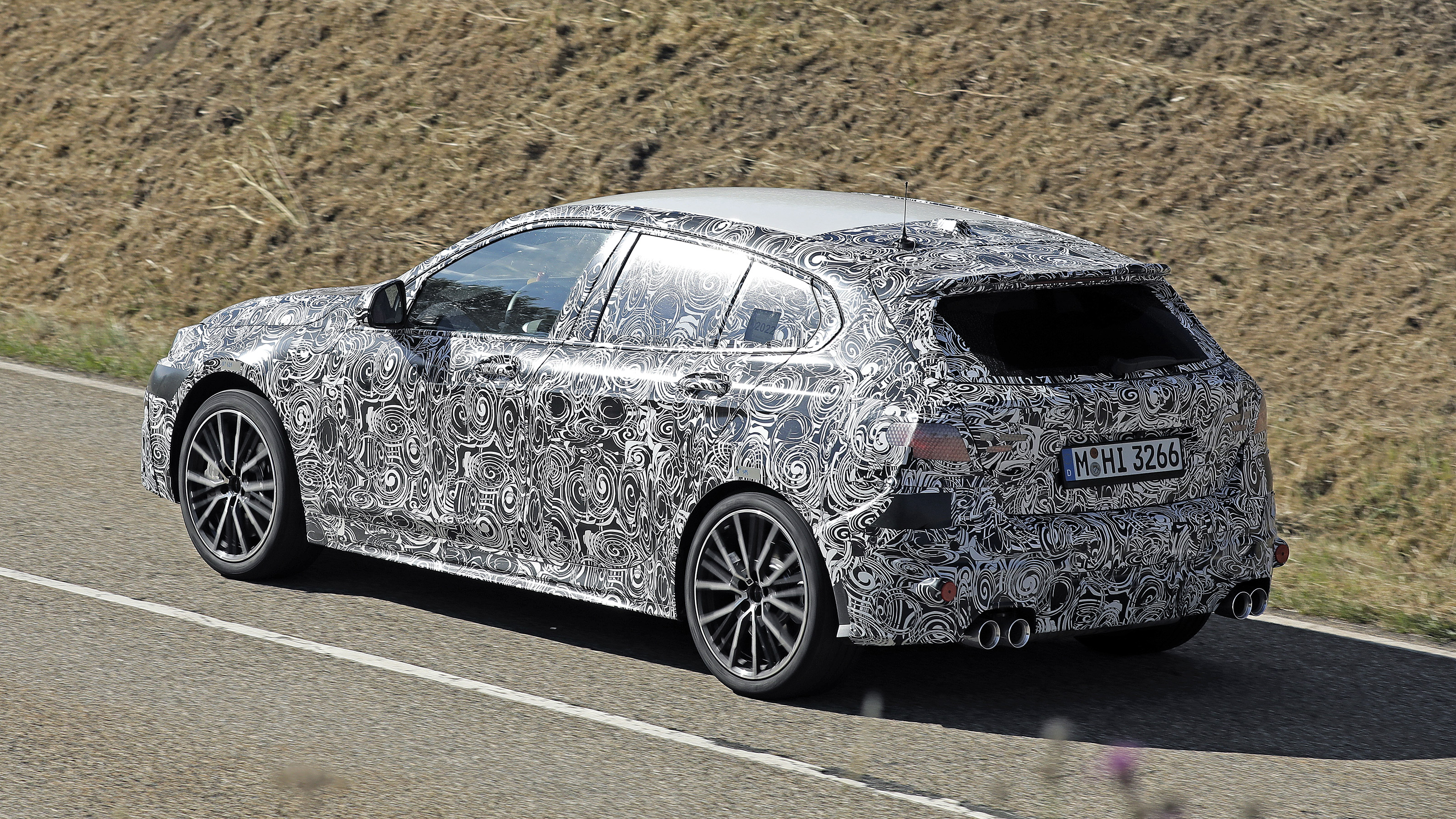 BMW 1 Series facelift spyshot 5