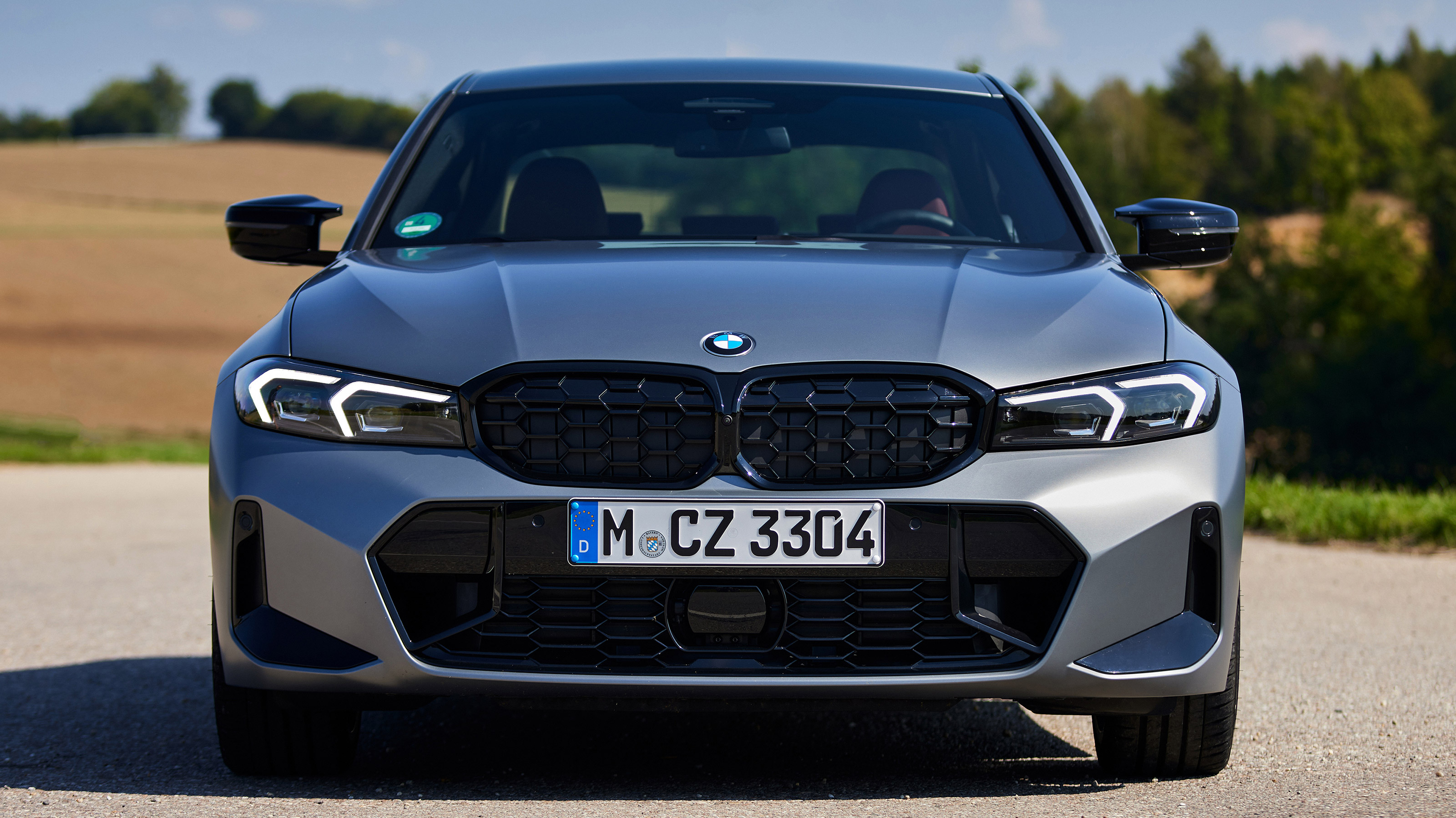 BMW 3 Series.- full front