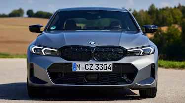 BMW 3 Series.- full front