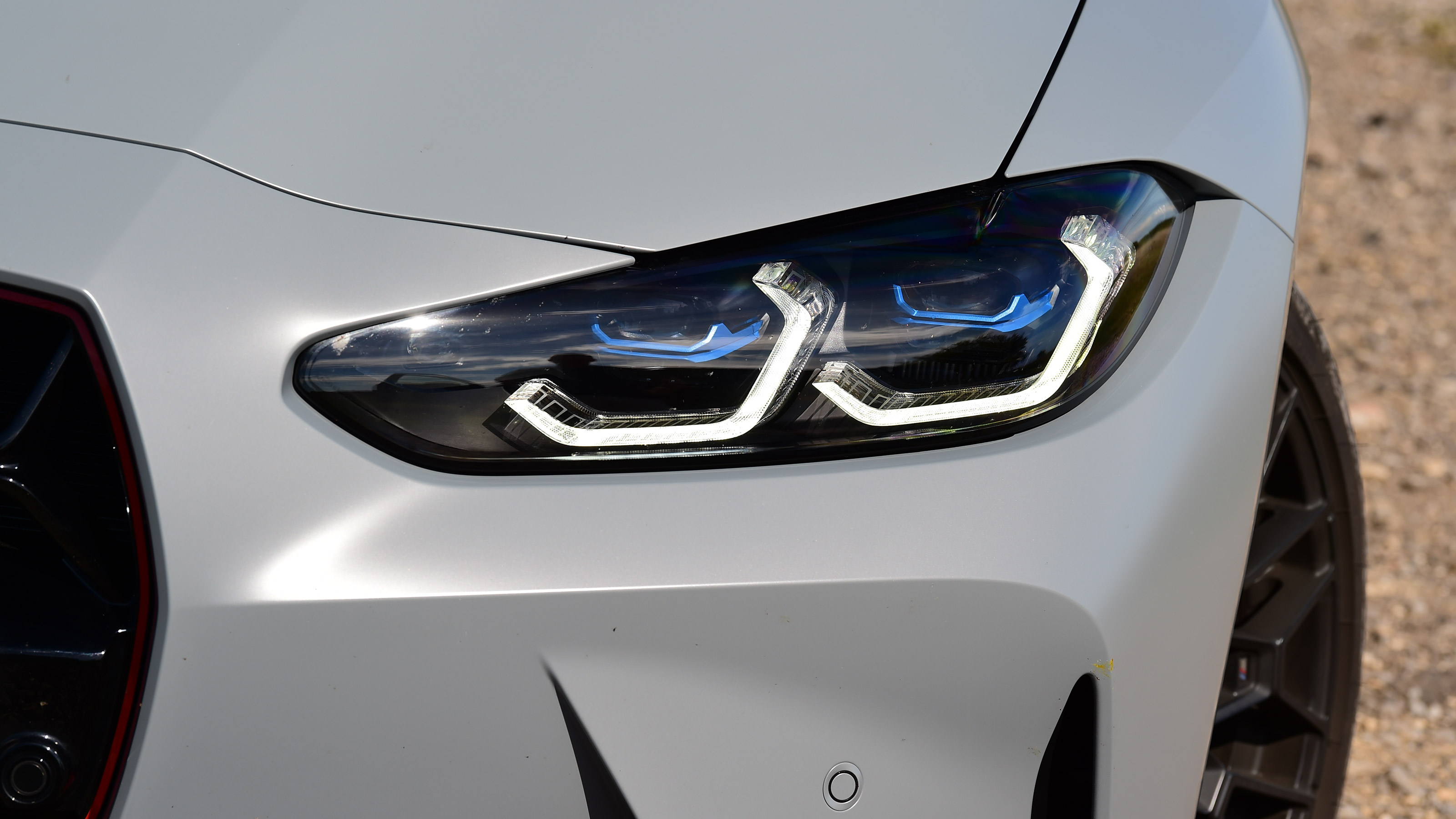 BMW M4 CSL - front light