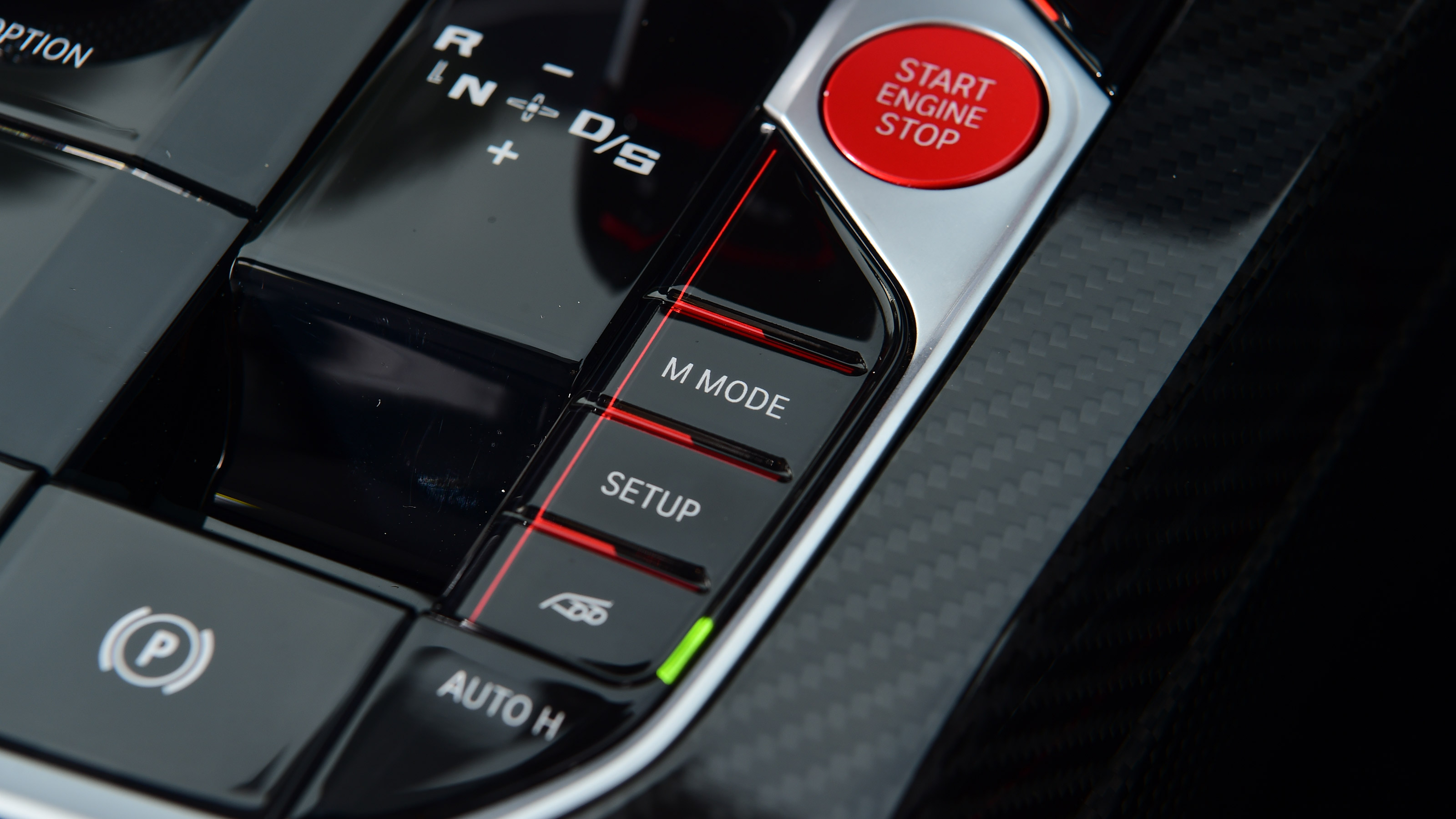 BMW M4 CSL - buttons