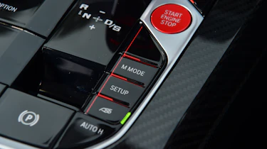 BMW M4 CSL - buttons