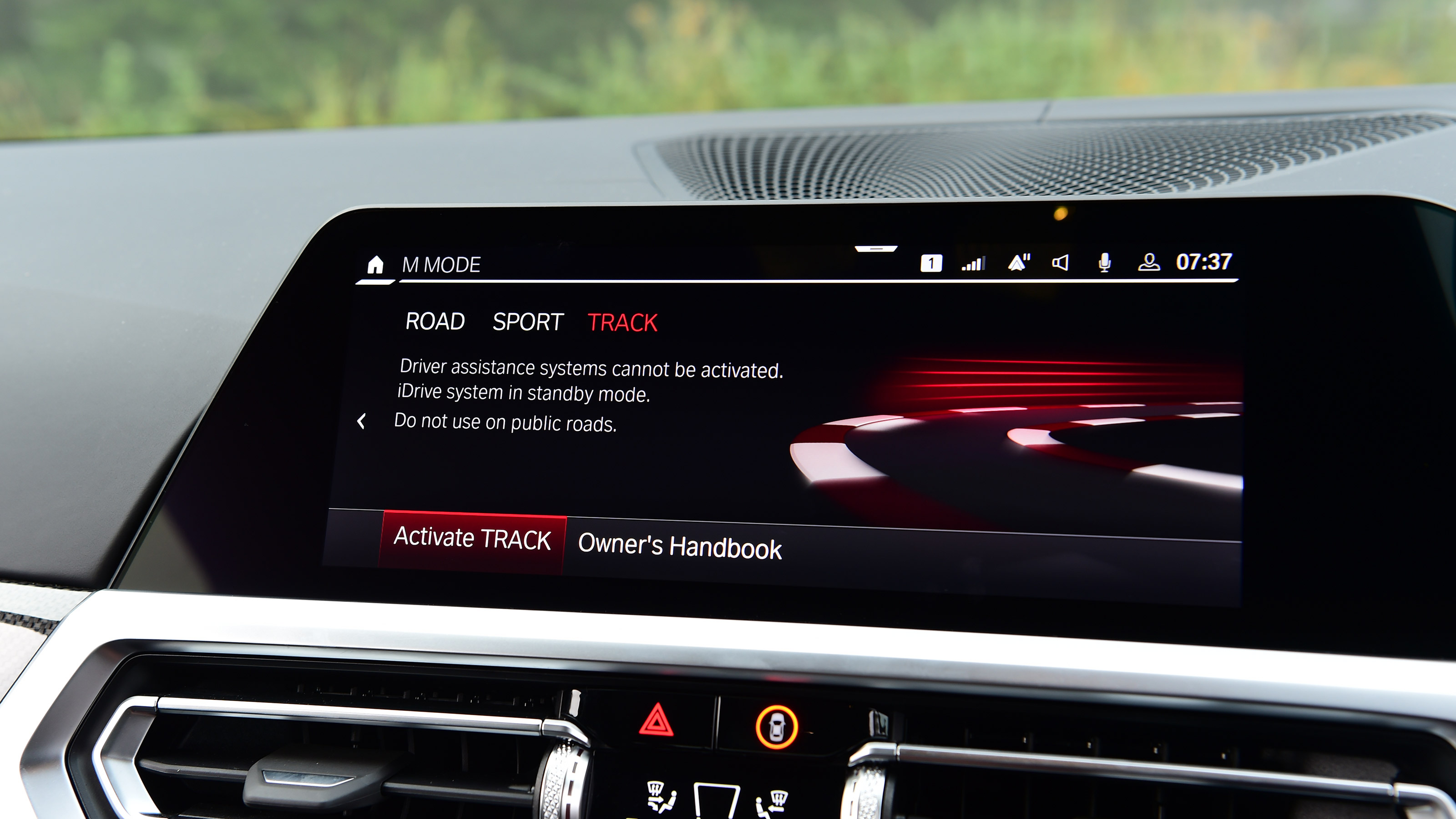 BMW M4 CSL - infotainment