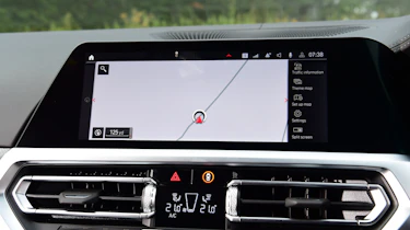 BMW M4 CSL - sat-nav