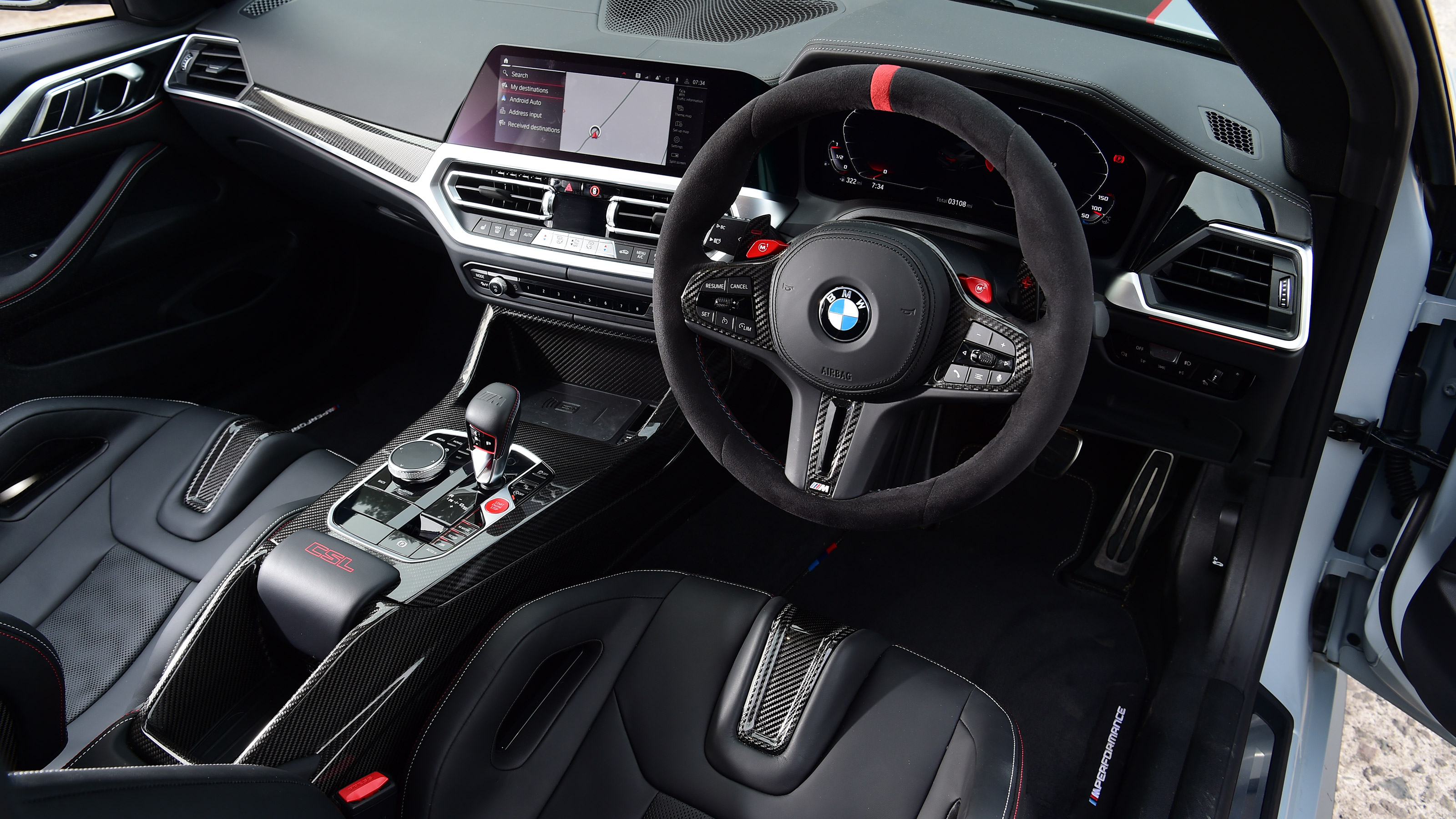 BMW M4 CSL - dash