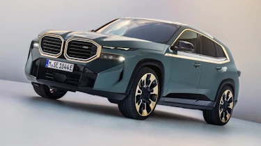 BMW XM - front