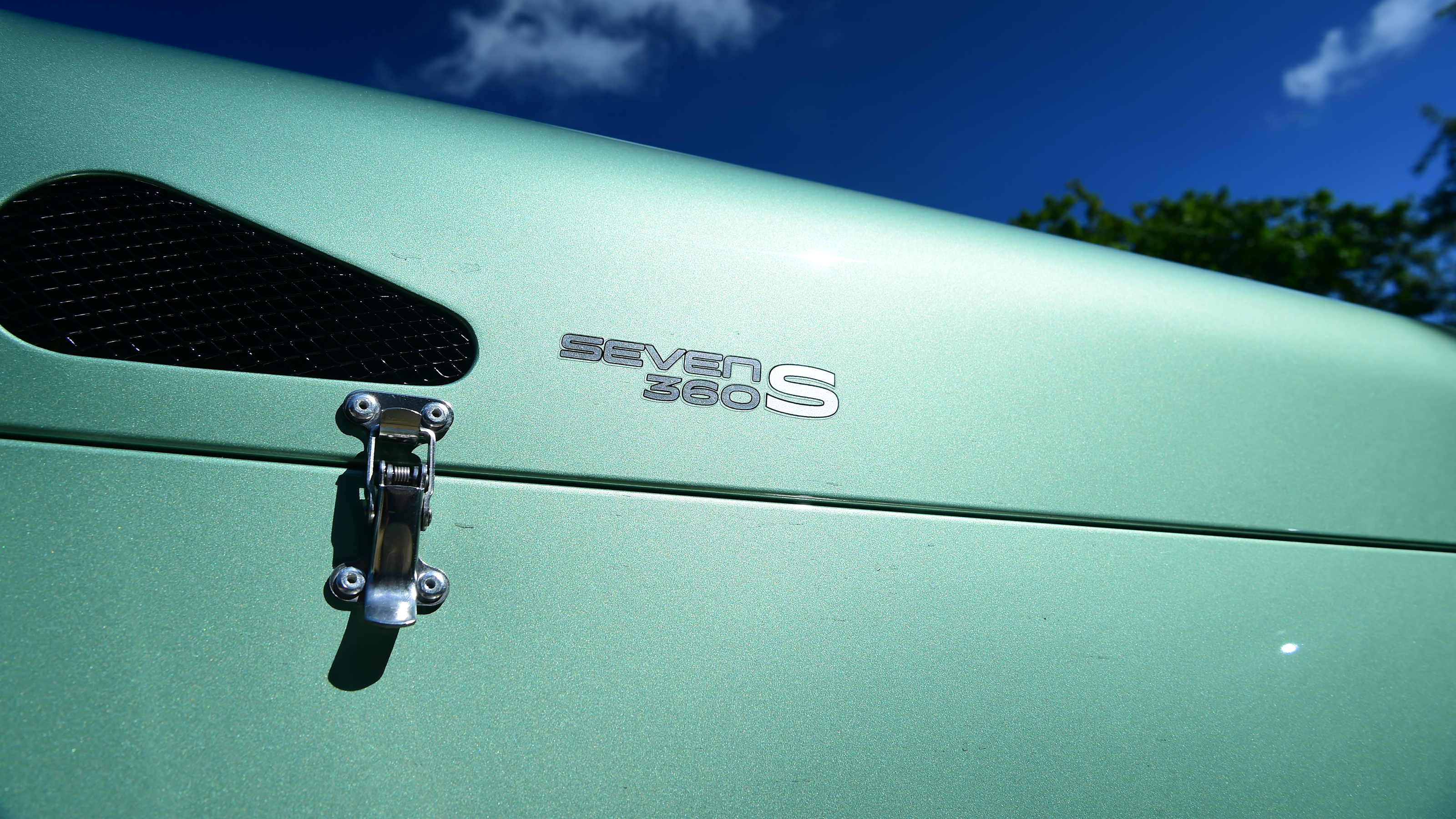 Caterham Seven 360S SV - bonnet badge