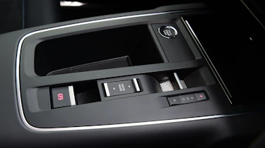 Citroen C5 Aircross - gear selector