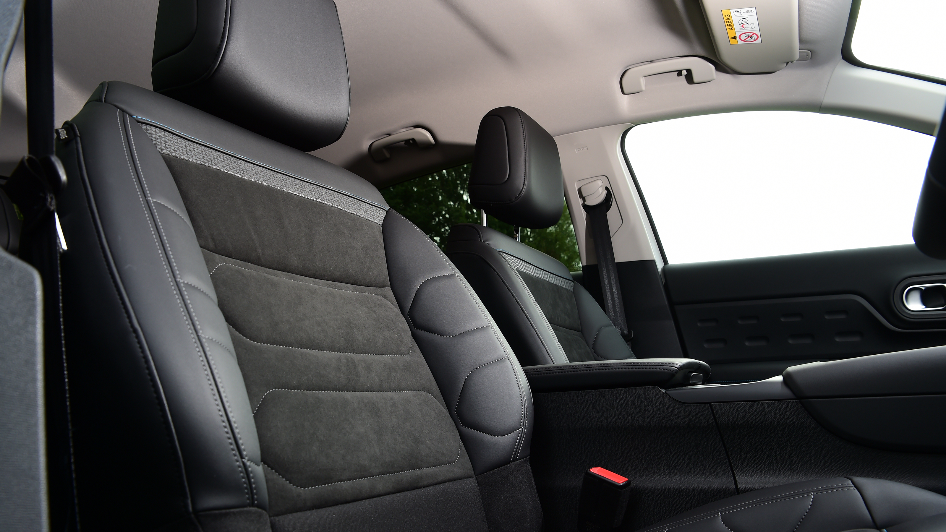 Citroen C5 Aircross - front seats