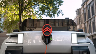 Citroen Oli concept - charging