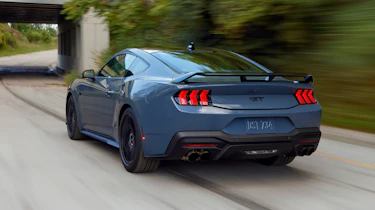 Ford Mustang 2022 - rear