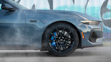 Ford Mustang 2022 - wheel side