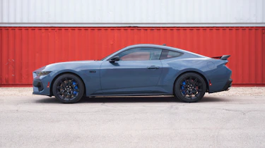 Ford Mustang 2022 - side