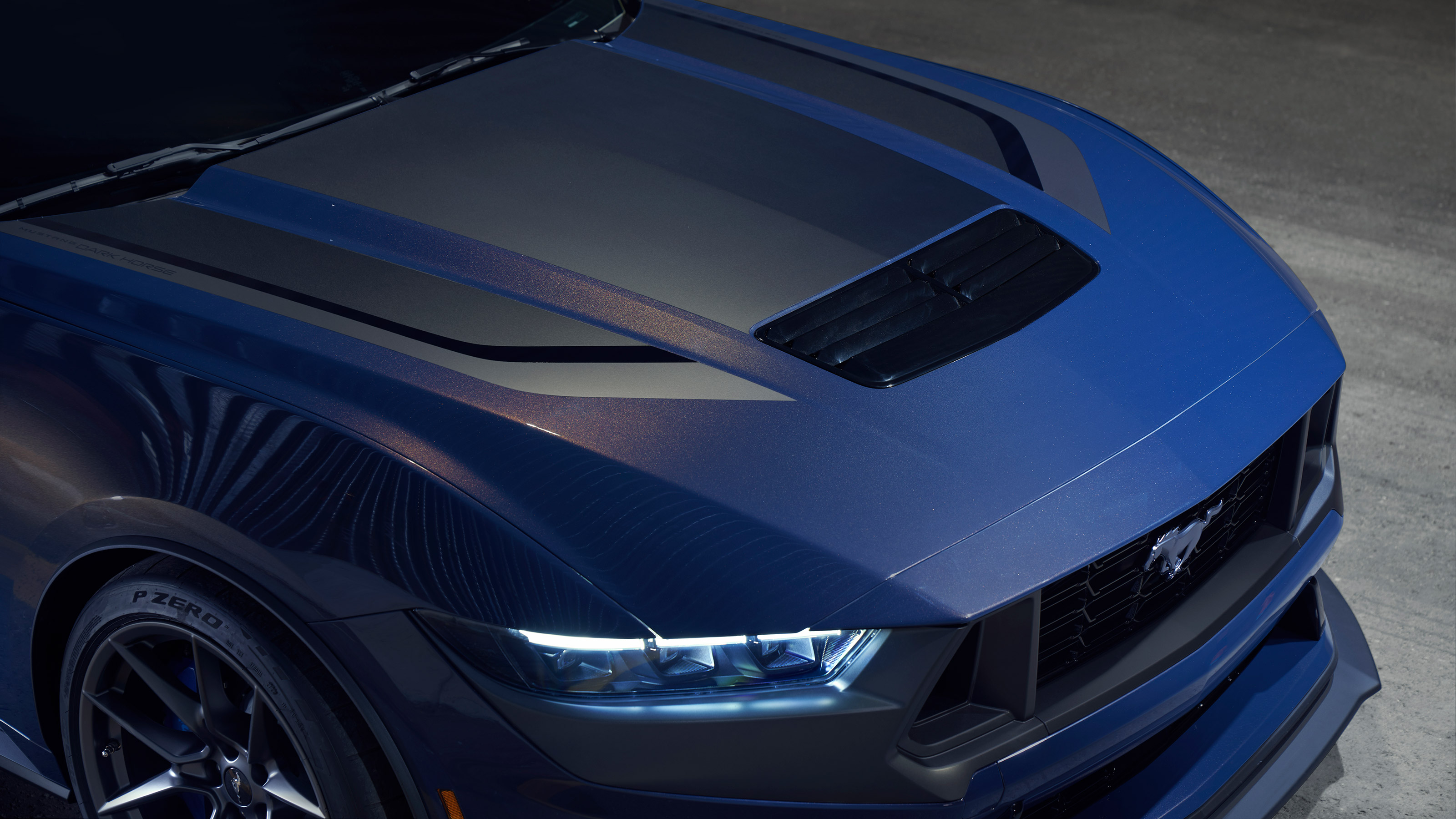 Ford Mustang Dark Horse - bonnet