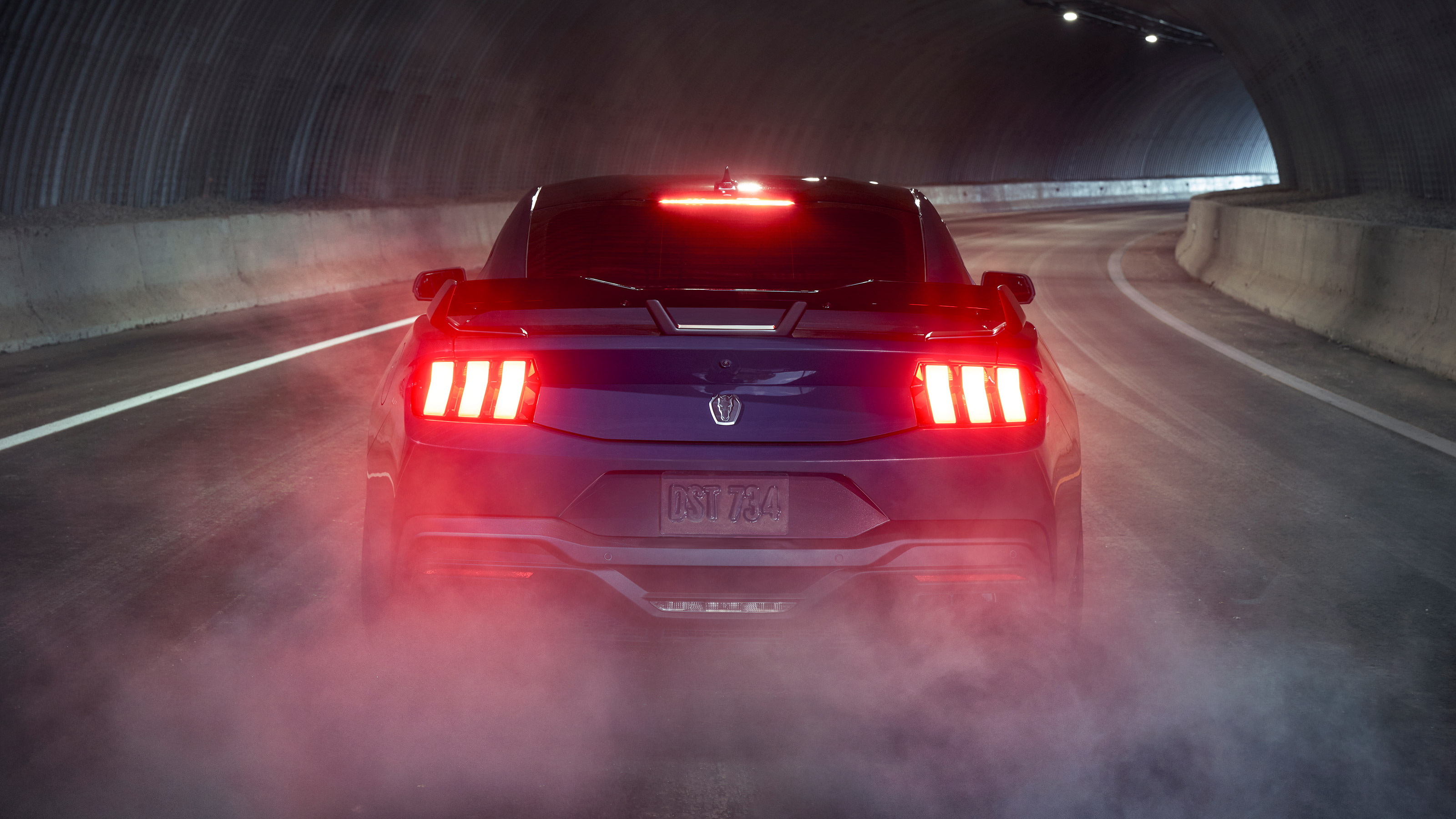 Ford Mustang Dark Horse - full rear