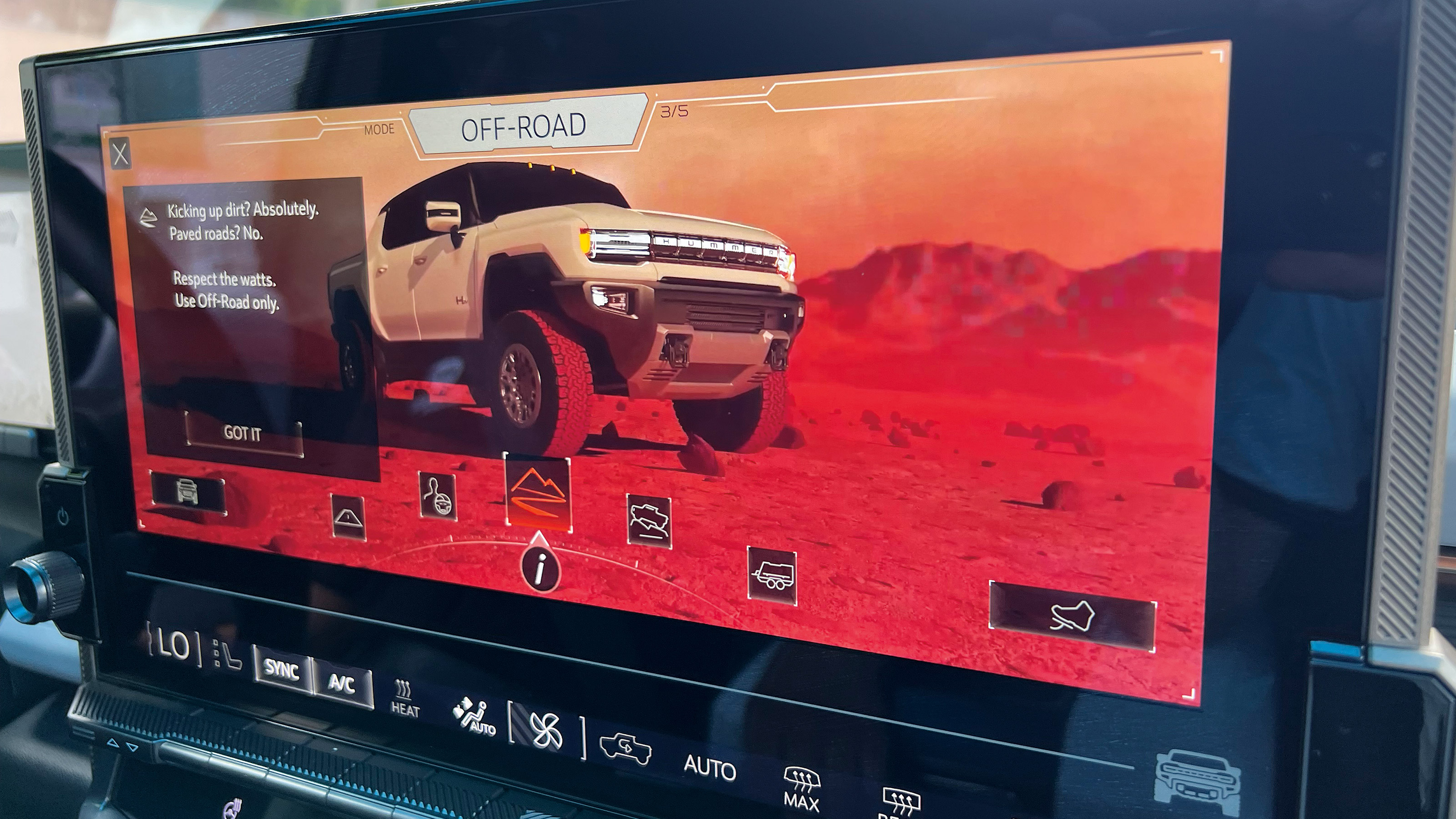 Hummer EV - infotainment