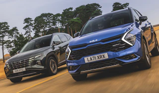 Kia Sportage vs Hyundai Tucson - front tracking