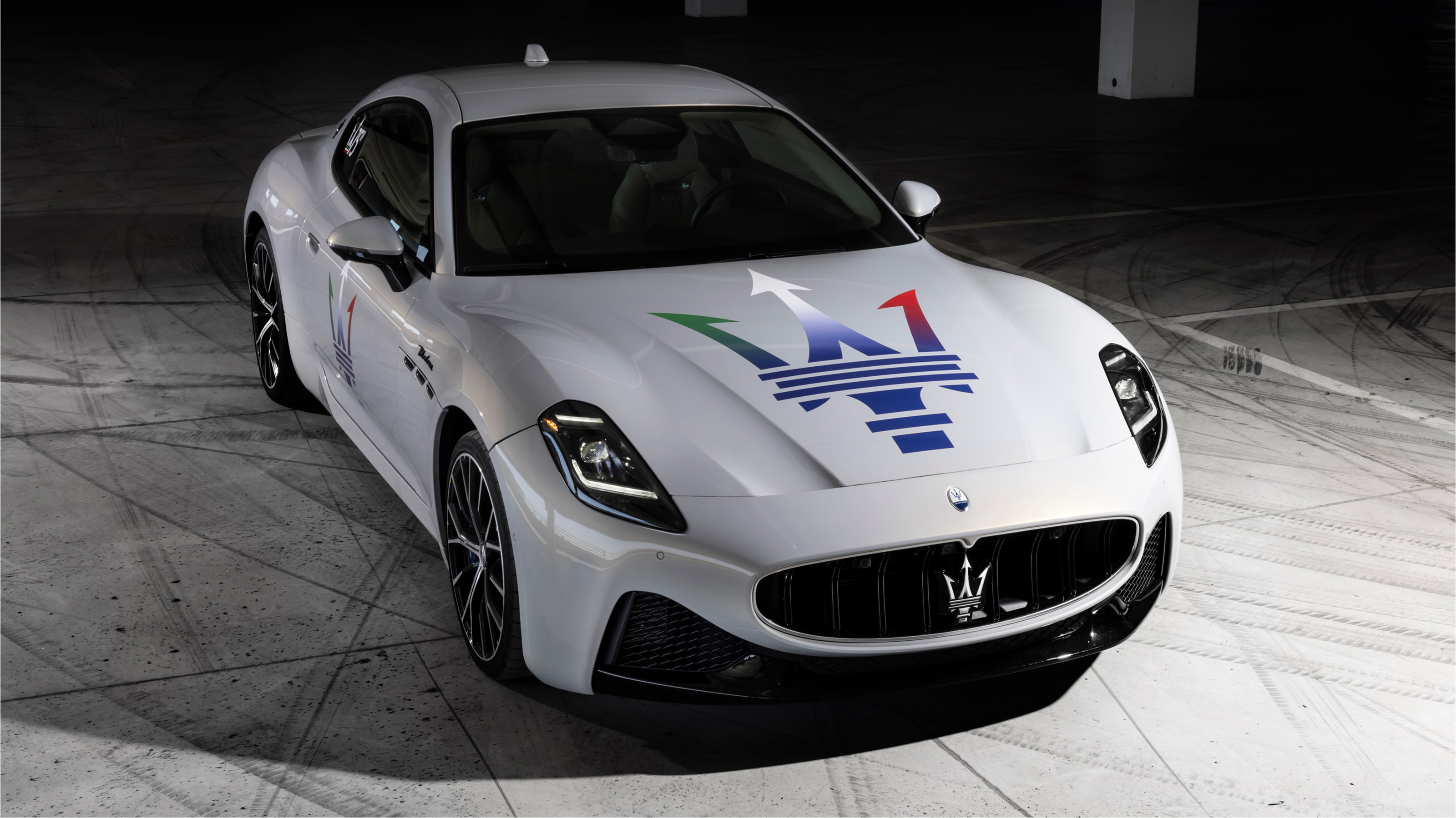 Maserati GranTurismo - front angle