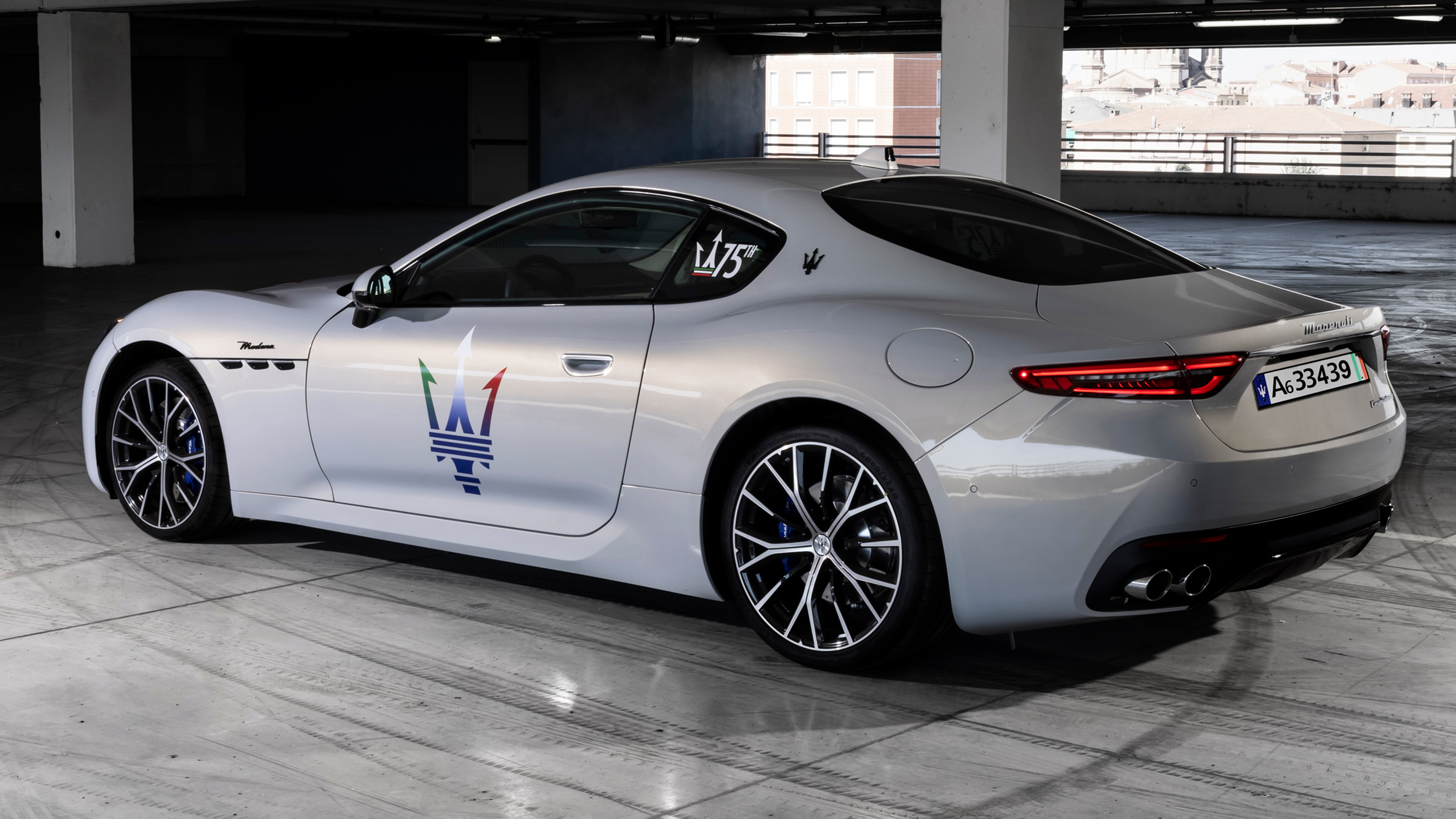 Maserati GranTurismo - side/ rear quarter