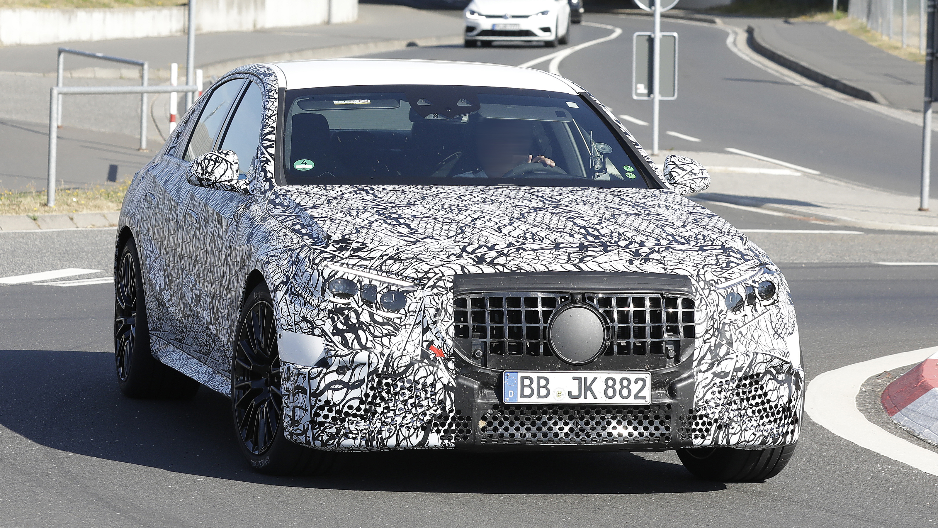 Mercedes E 53 spy - front