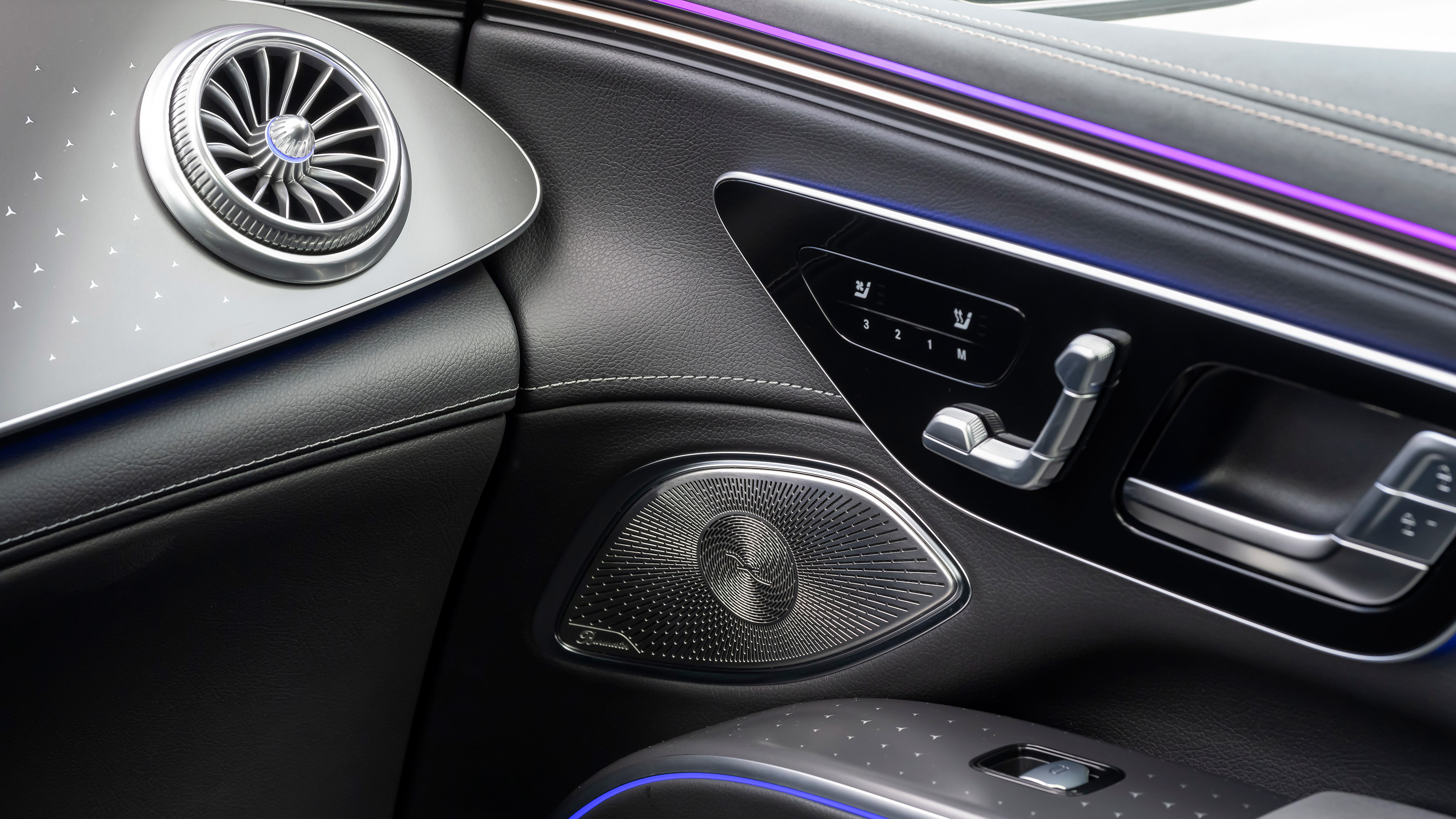 Mercedes EQS SUV - door