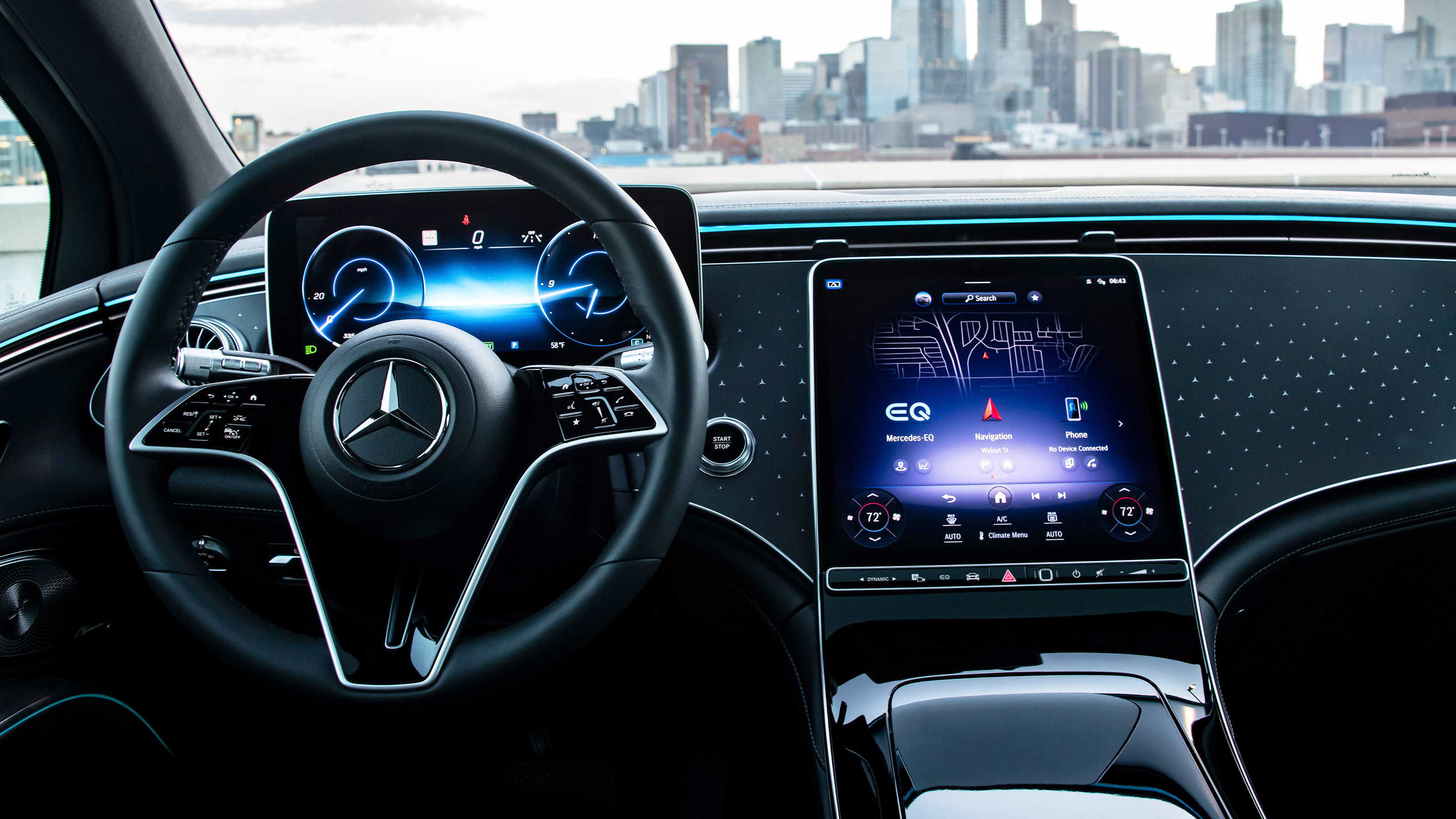Mercedes EQS SUV - dash