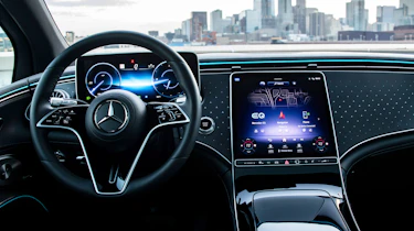 Mercedes EQS SUV - dash