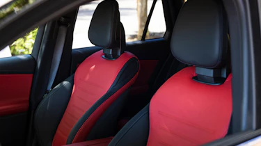 Mercedes GLC 300 de - front seats