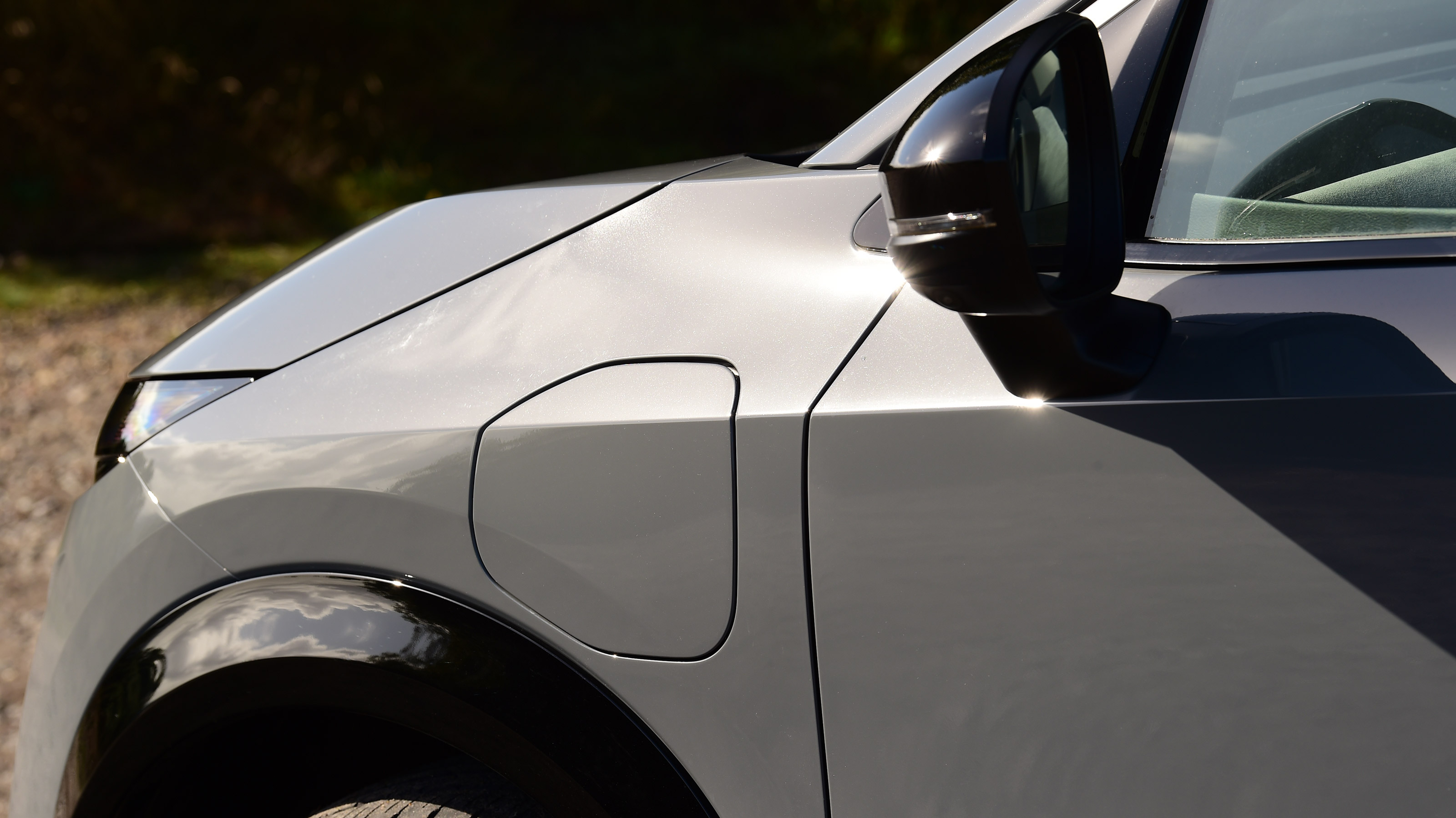 Nissan Ariya 87kWh - charging port