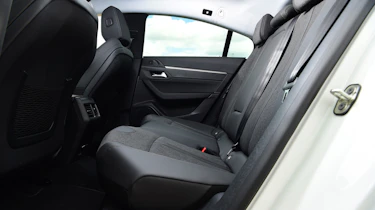 Peugeot 508 - rear seats