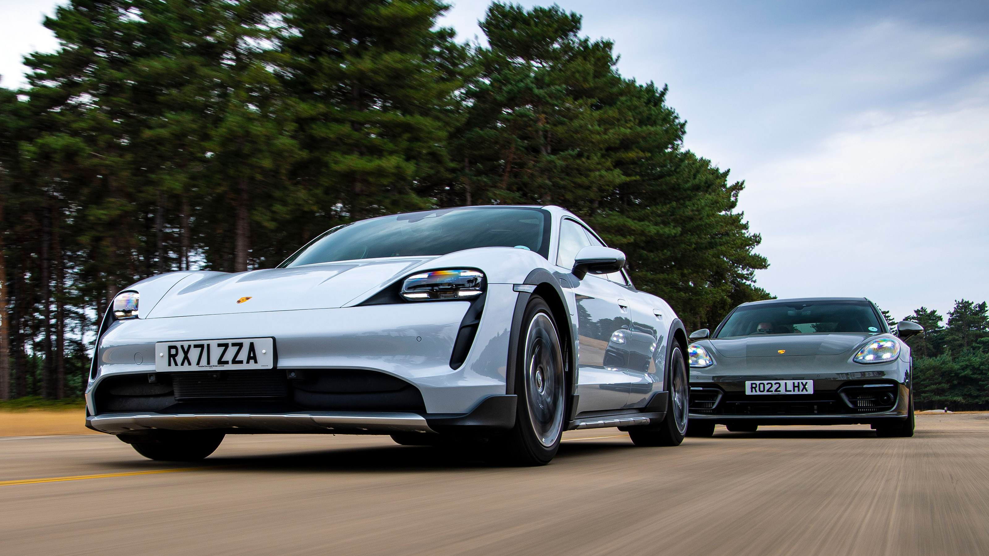 Porsche Taycan vs Porsche Panamera