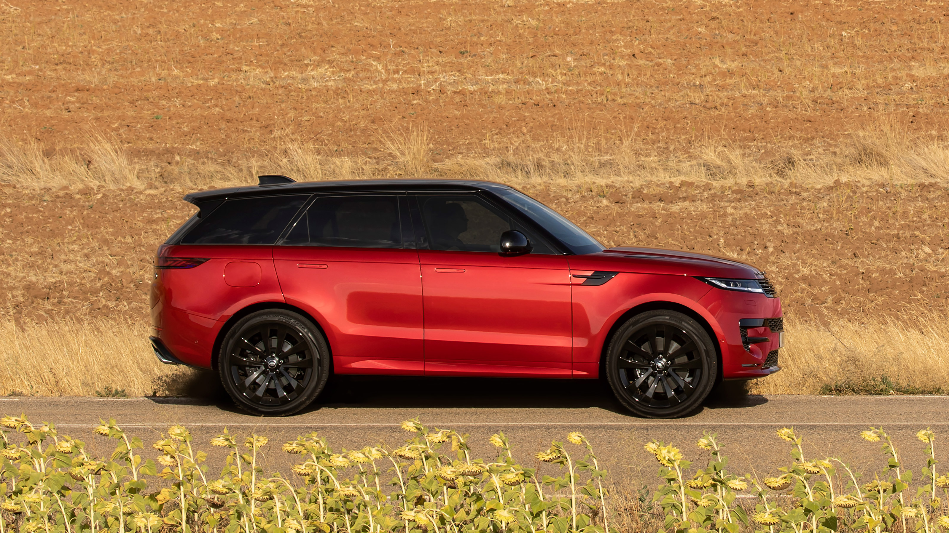 Range Rover Sport P530 - side