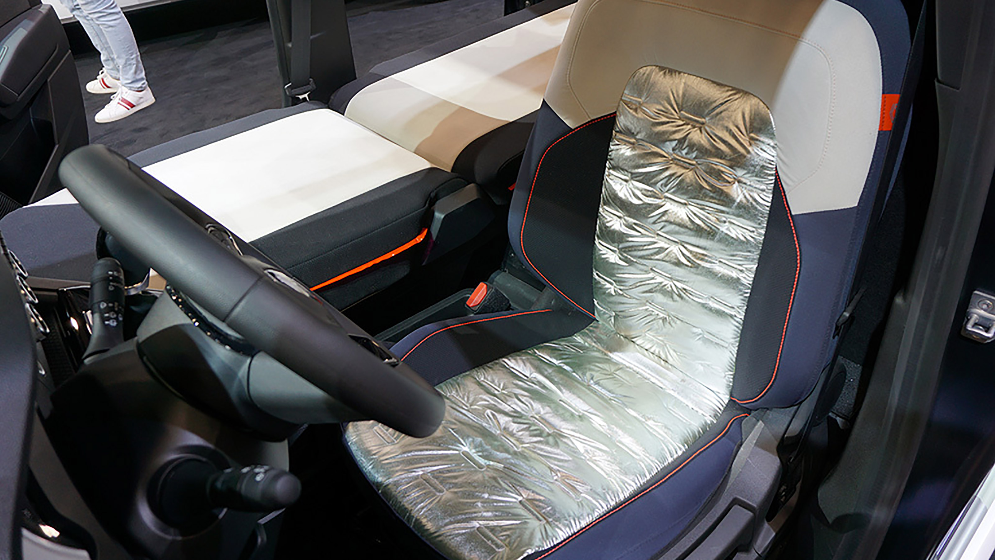 Renault Hippie Caviar Motel - seat