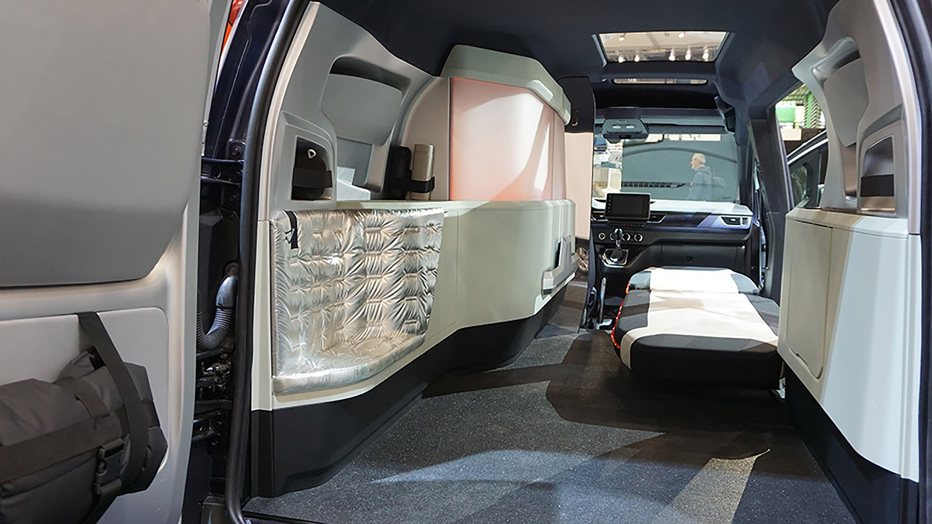Renault Hippie Caviar Motel - interior