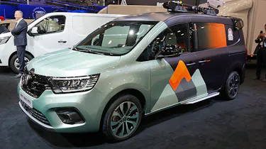 Renault Hippie Caviar Motel - front