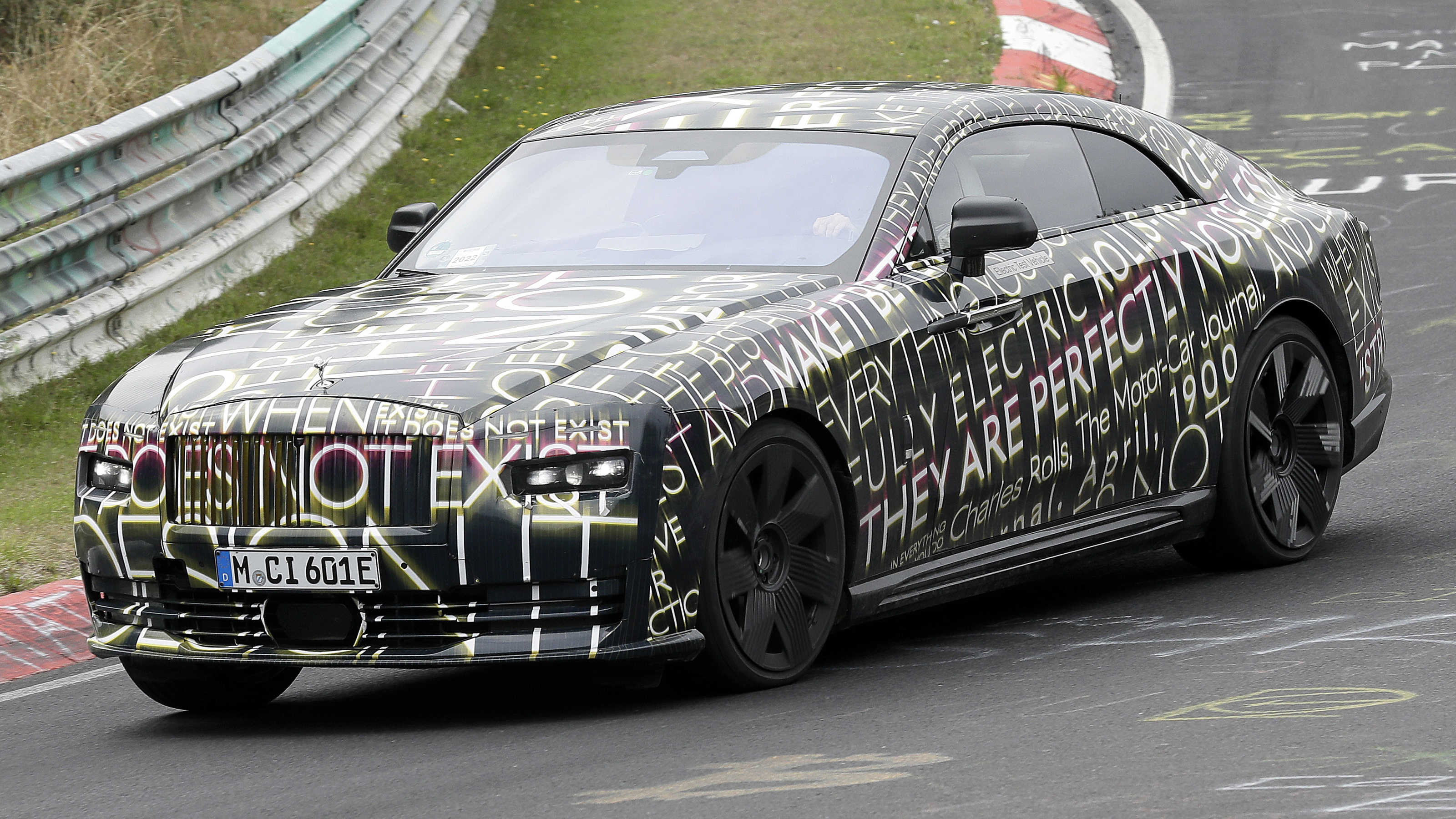 Rolls-Royce Spectre - front angle
