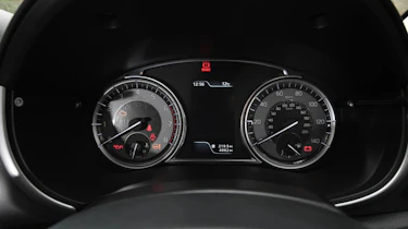 Used Suzuki Vitara Mk4 - dials
