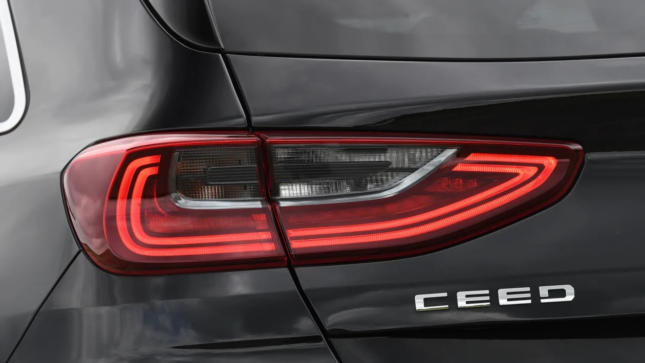 Used Kia Ceed Mk3 - rear badge