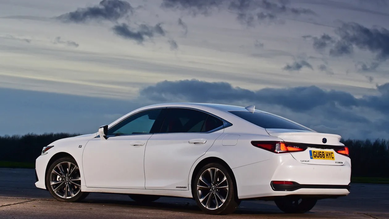 Used Lexus ES - rear