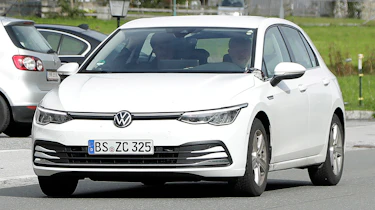 Volkswagen Golf facelift - spyshot 1