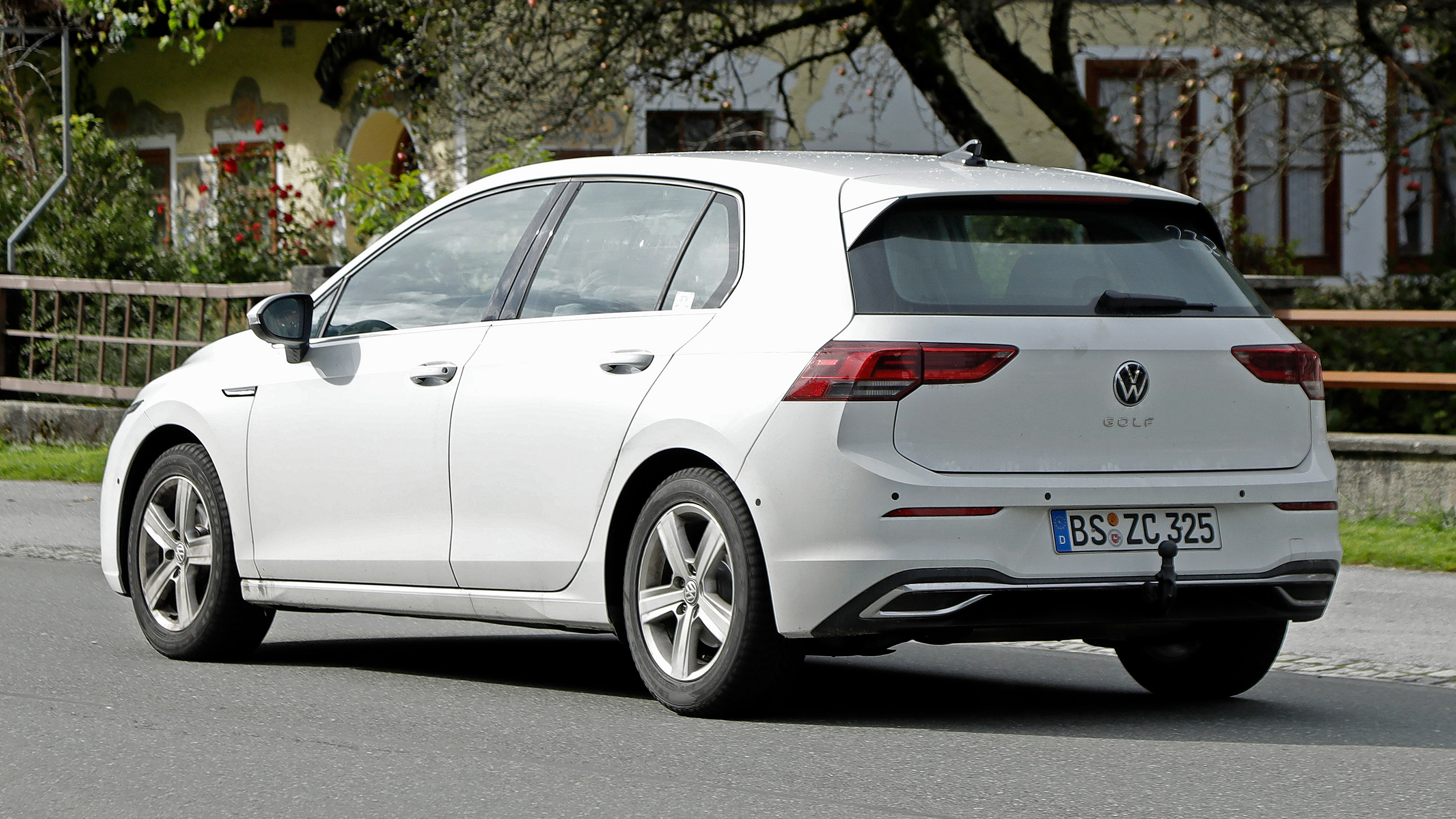 Volkswagen Golf facelift - spyshot 5
