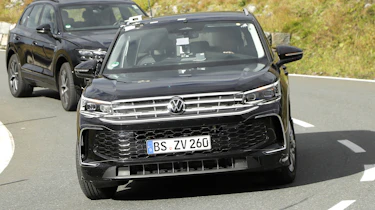 VW Tiguan - front