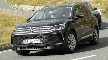 VW Tiguan - front cornering