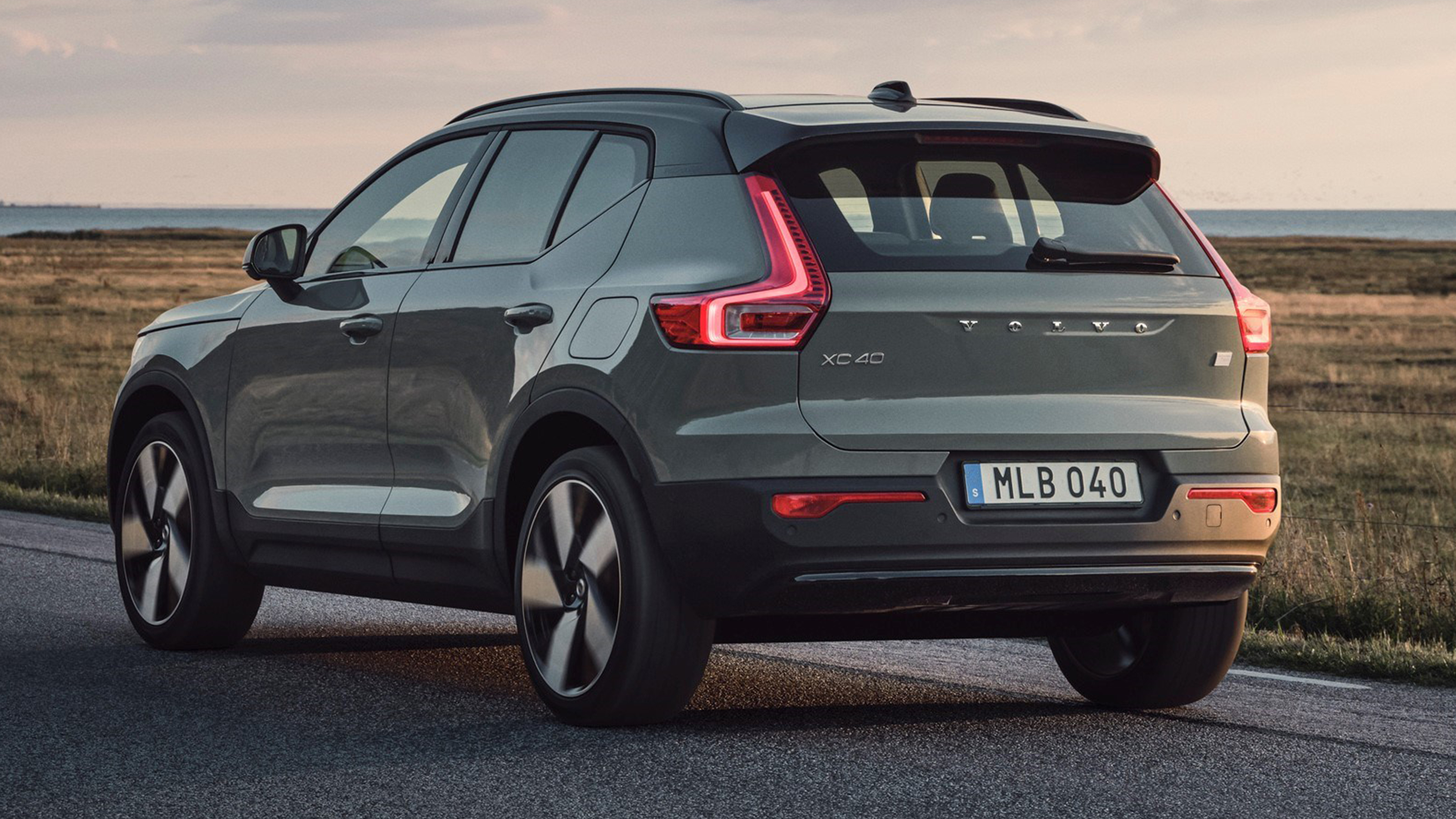 Volvo XC40 Recharge - rear