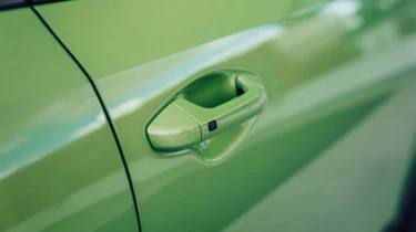Kia XCeed - door handle