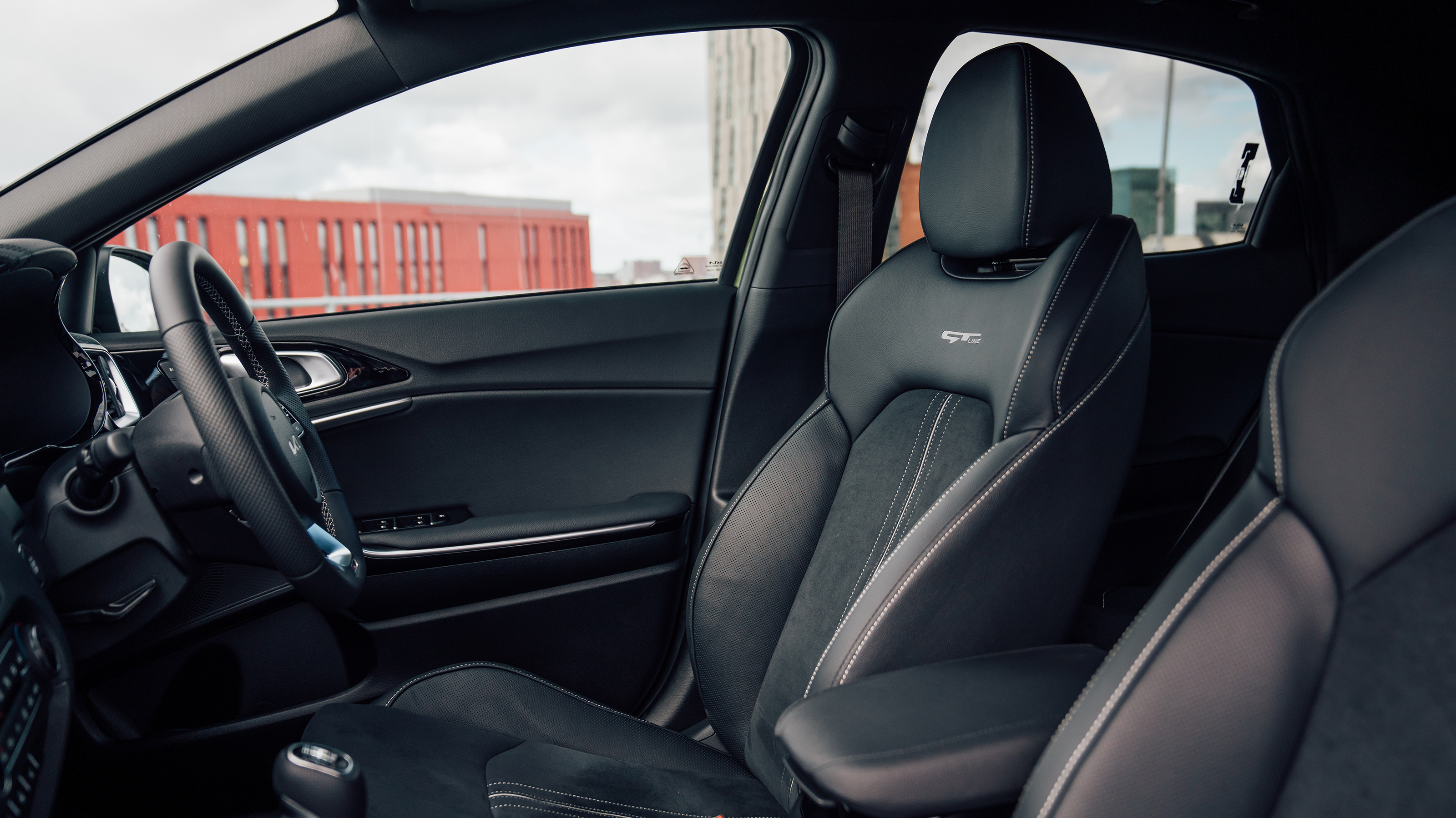 Kia XCeed - front seats
