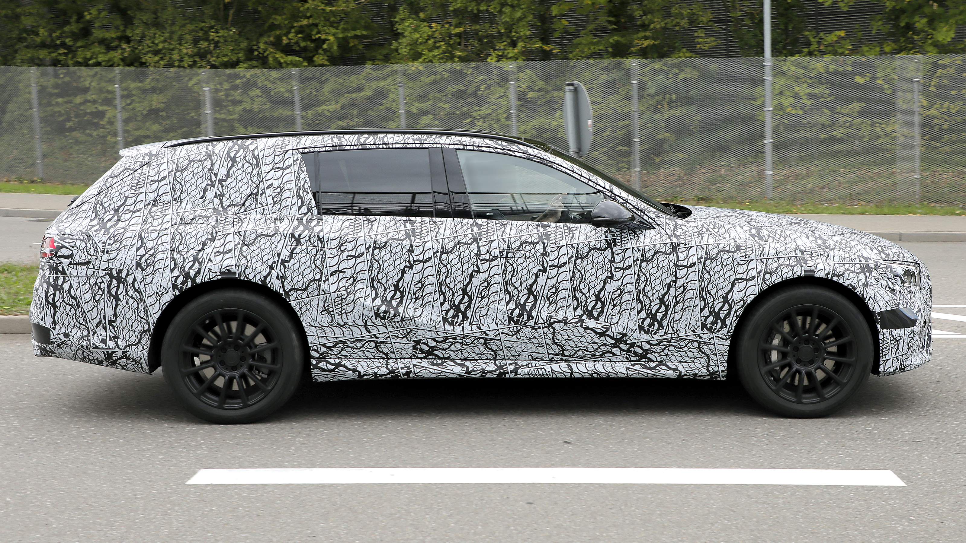 2023 Mercedes E-Class Estate - side