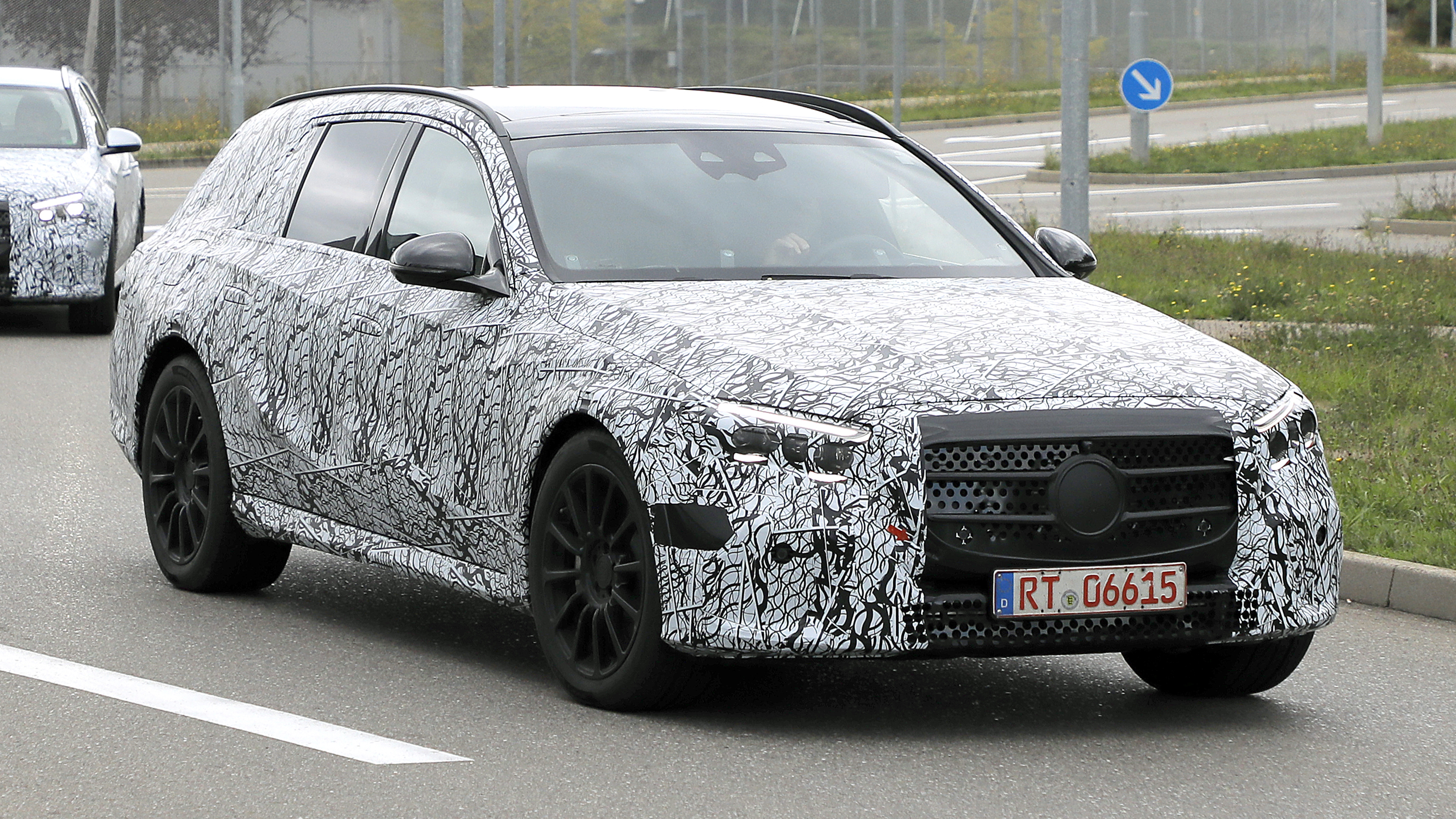 2023 Mercedes E-Class Estate - front cornering