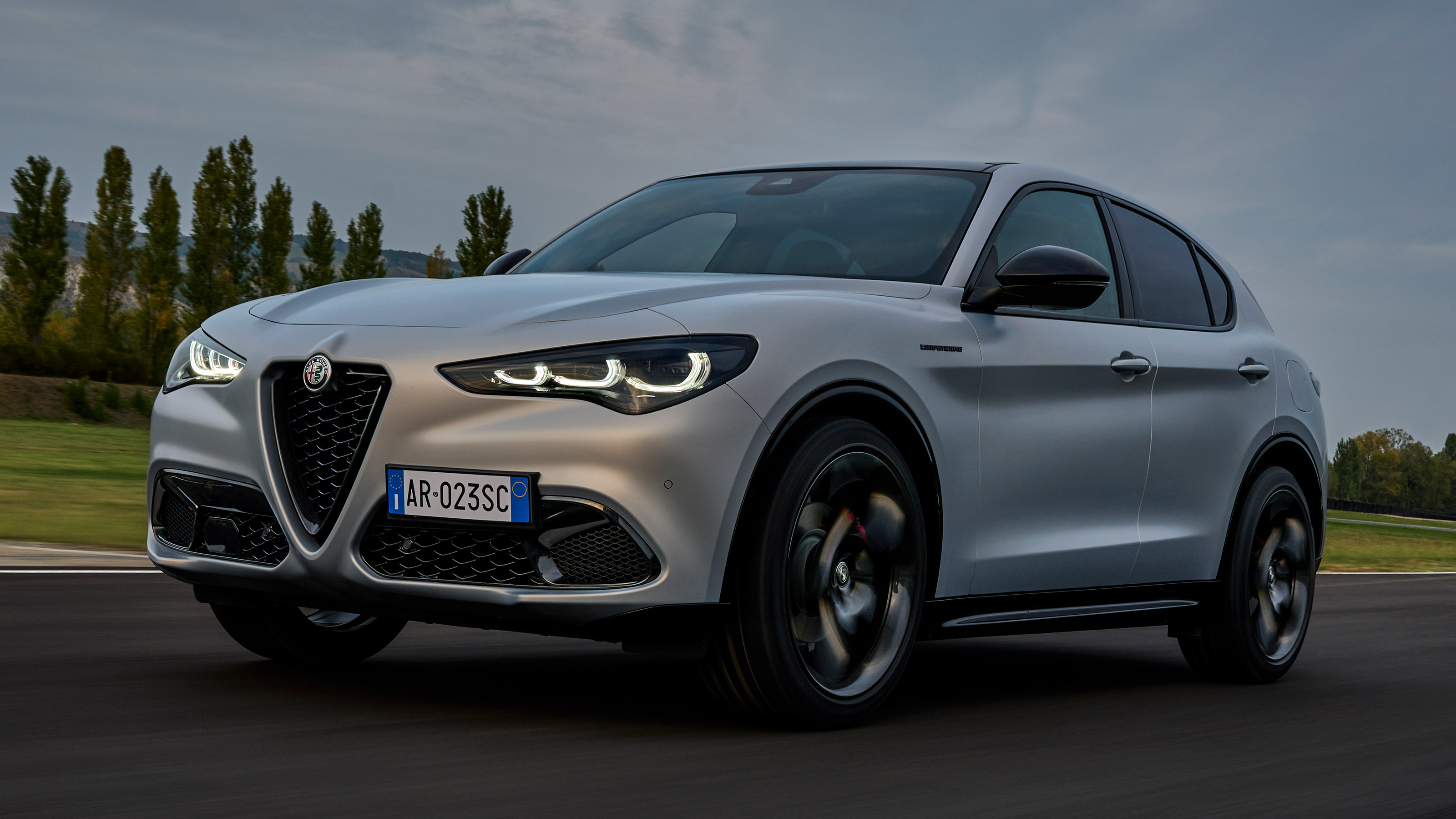 Alfa Romeo Stelvio facelift - front action
