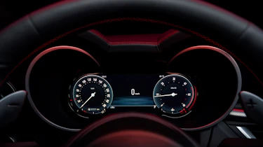 Alfa Romeo Stelvio facelift - dials